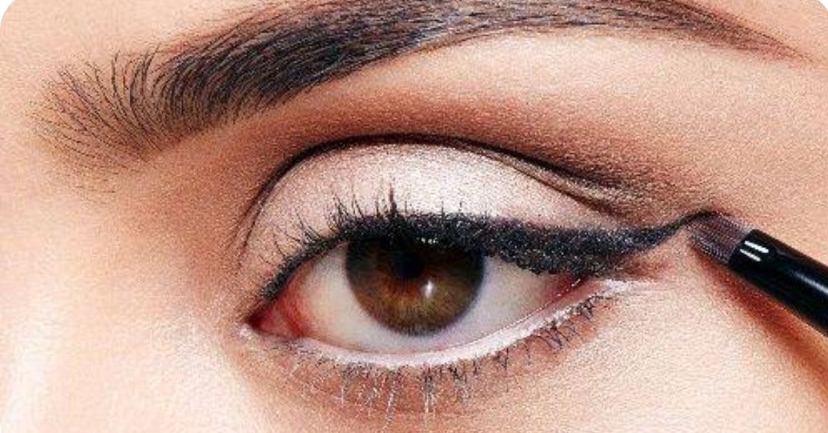 Eyeliner guide