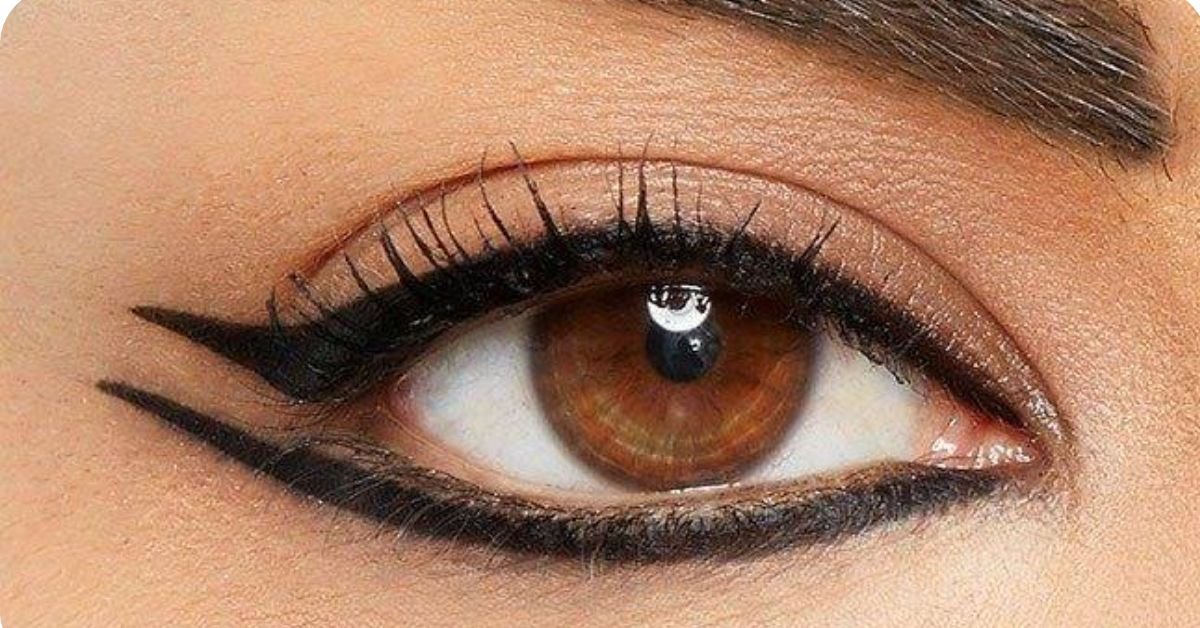 Eyeliner guide