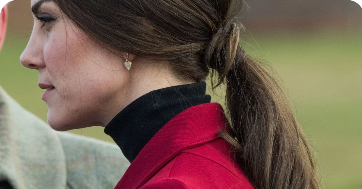 Hairstyles For Long Hair in Western Clothing 