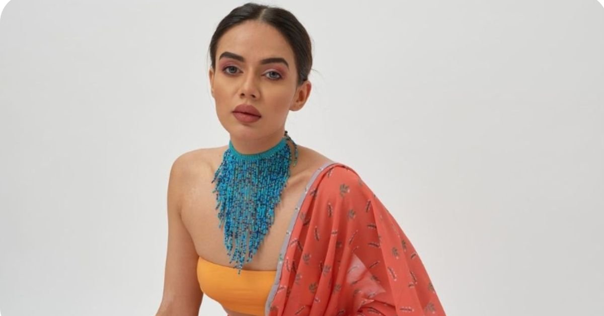 Komal Pandey Outfits 