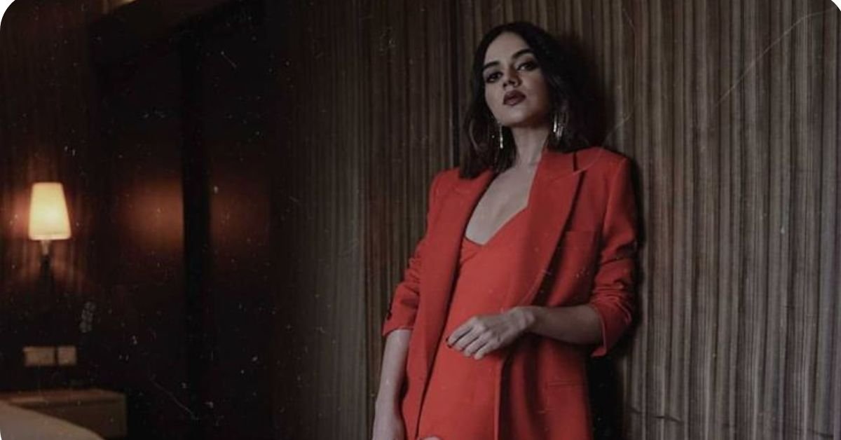 Komal Pandey Outfits 