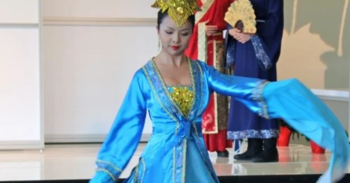 21 Chinese traditional dress
