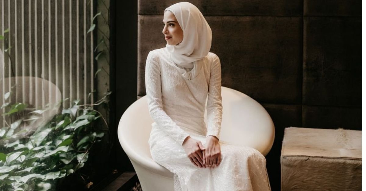 10 Beautiful Long-Sleeve Wedding Dresses 