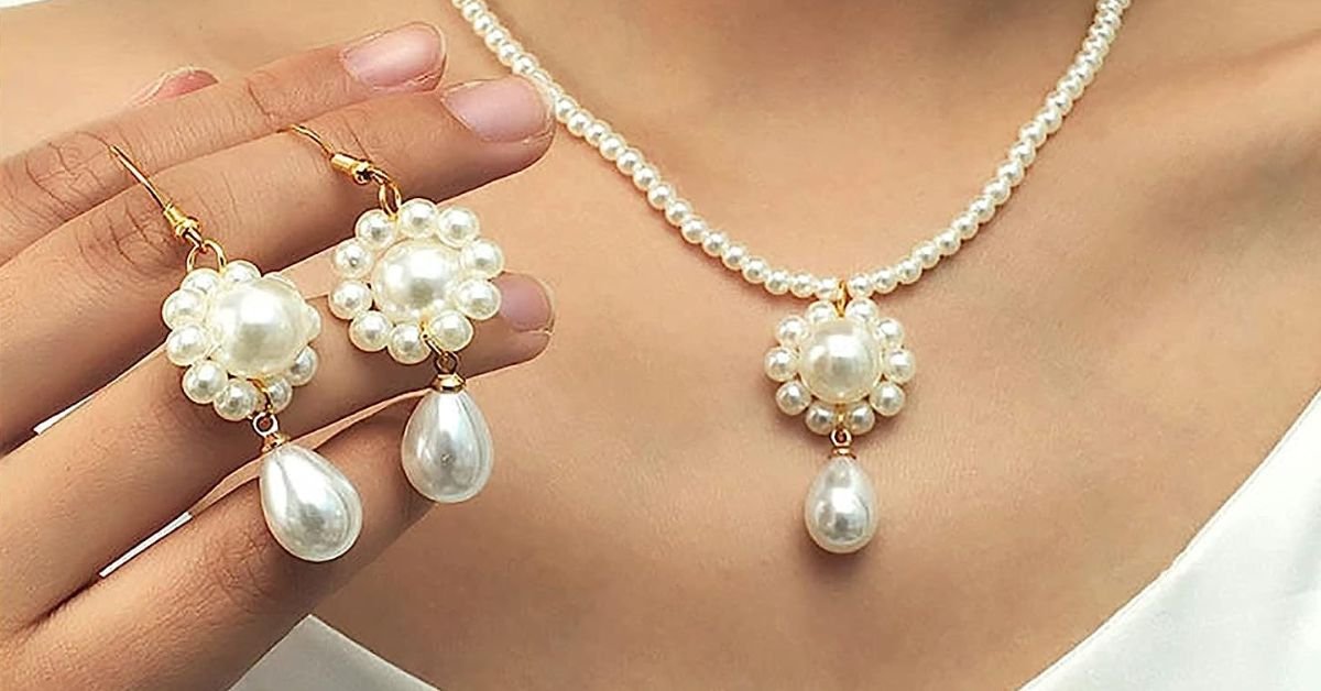 neck piece and earring set