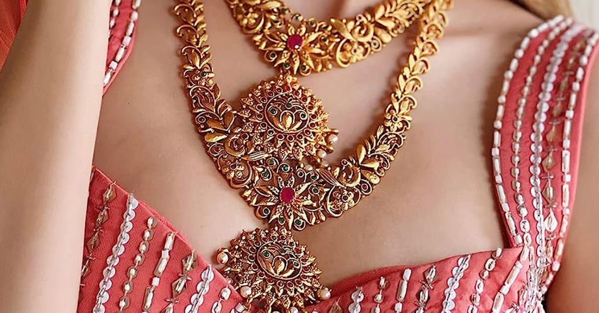 neck piece and earring set