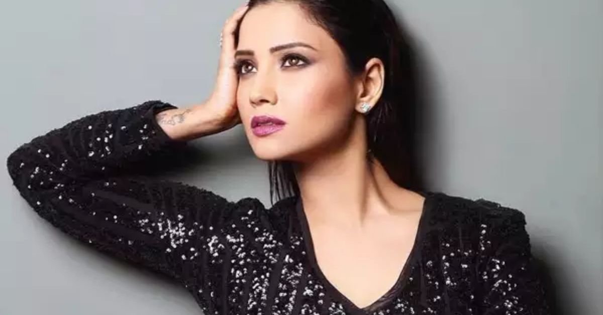 Adaa Khan Fashion