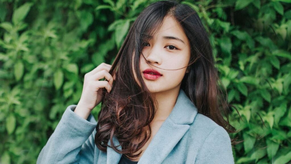 Adds Natural Shine to Hair