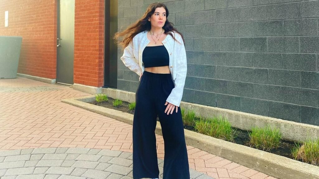 Baggy Cargo Pants with Cropped Top